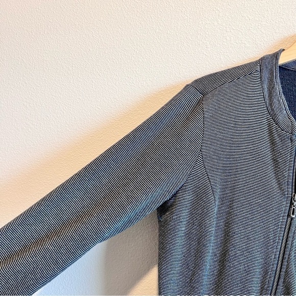 Christopher & Banks Women's Jacket Size Large Full Zip Blue Silver EUC - Picture 6 of 12